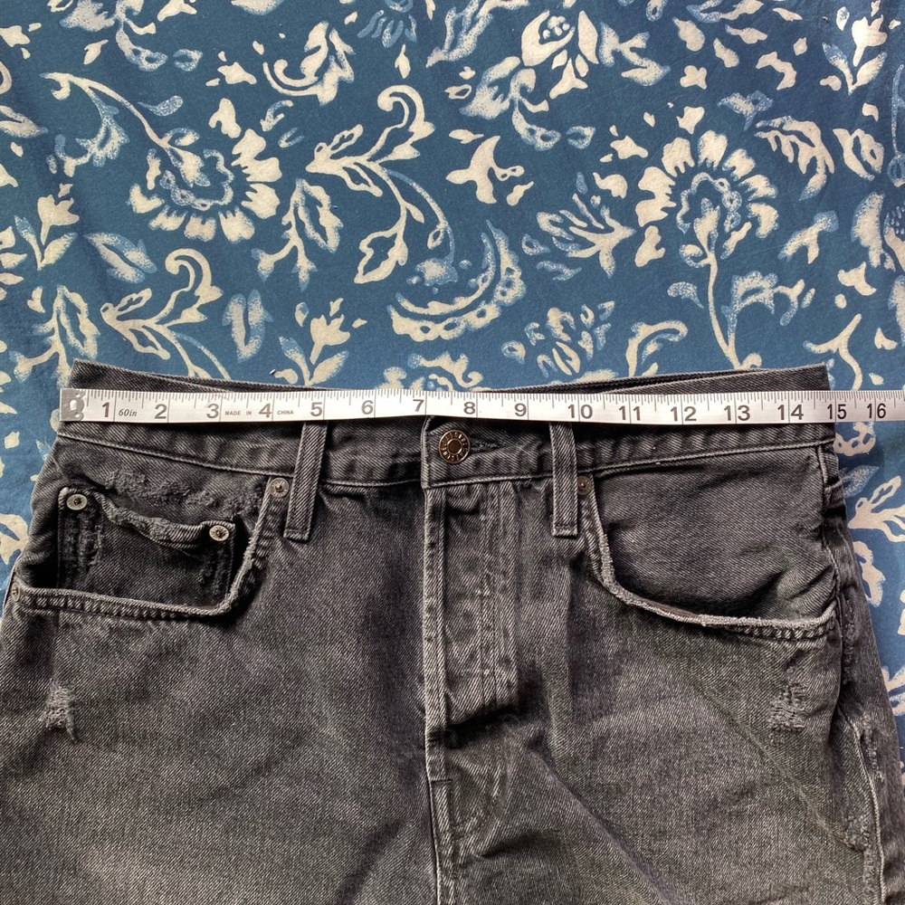 Agolde Black Distressed High-Rise Denim Shorts - Picture 4 of 10